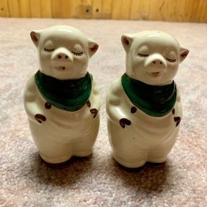 Shawnee Pig Vintage Green Scarf Salt Pepper Set